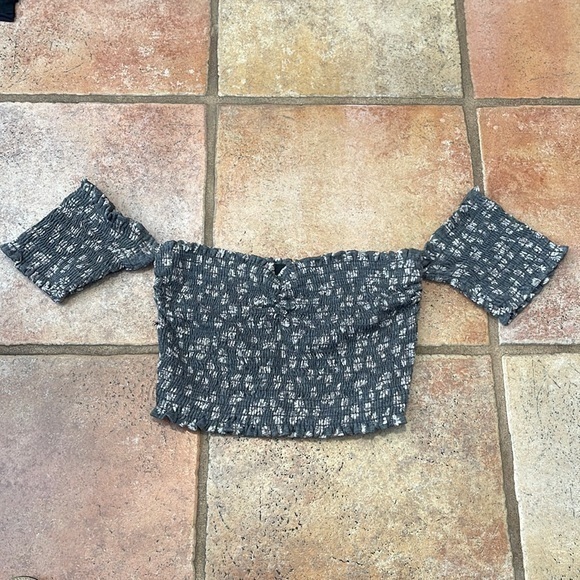 Storia Tops - STORIA SMOCKED COTTAGE FLORAL CROP TOP GRAY